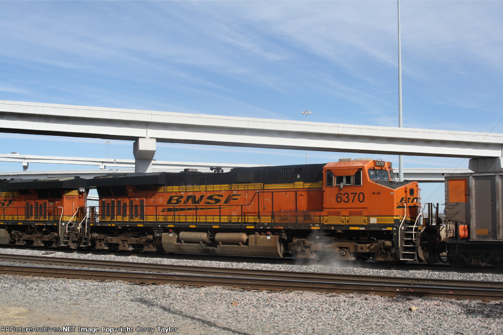 BNSF 6370